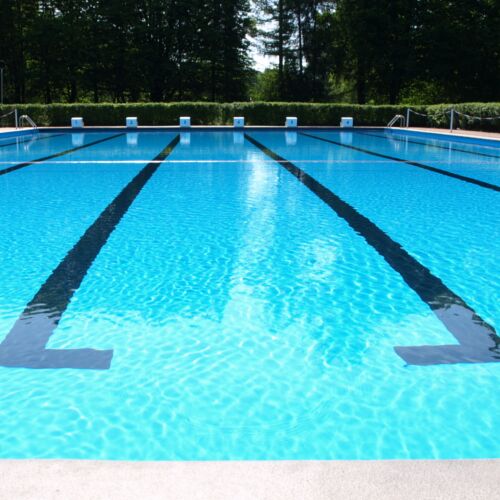 Schwimmbecken des Freibads Nöpke